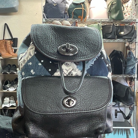 °♡Coach ONLY Share Show♡° - Picture 2 of 16